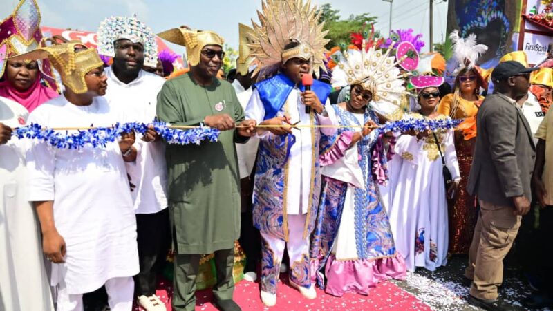 Aisha Buhari, governors, other dignitaries storm Calabar Carnival