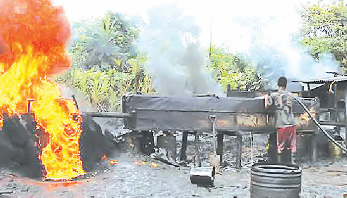 Soldiers destroy 13 illegal refineries, arrest 15 oil thieves