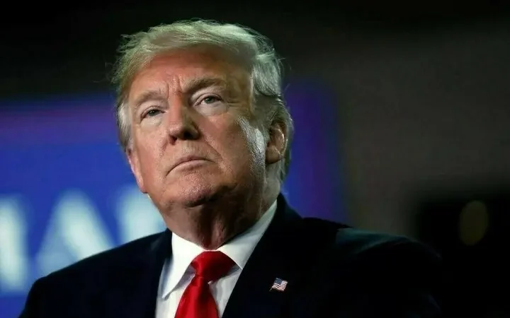 Trump mulls 25% tariffs on Canada, Mexico