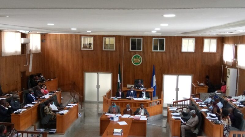 Cross River lawmakers caution politicians against targeting Governor Otu’s seat