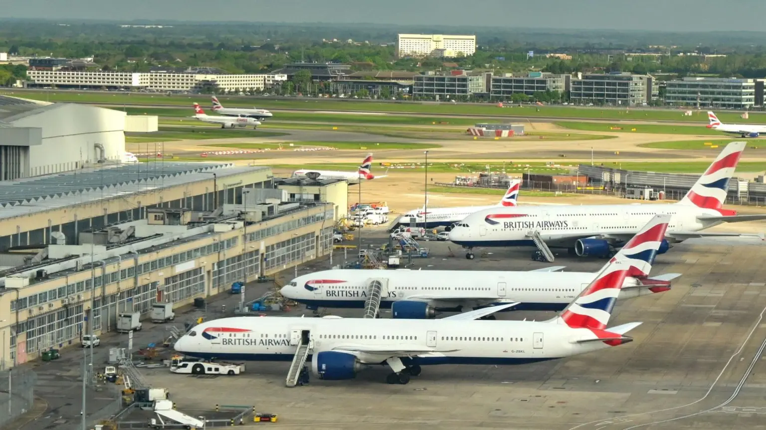 Fire incident: Heathrow Airport closed until midnight