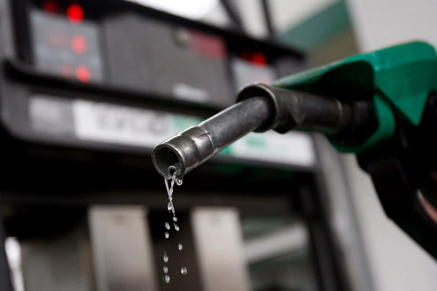 NNPCL reduces fuel price to N910 per litre